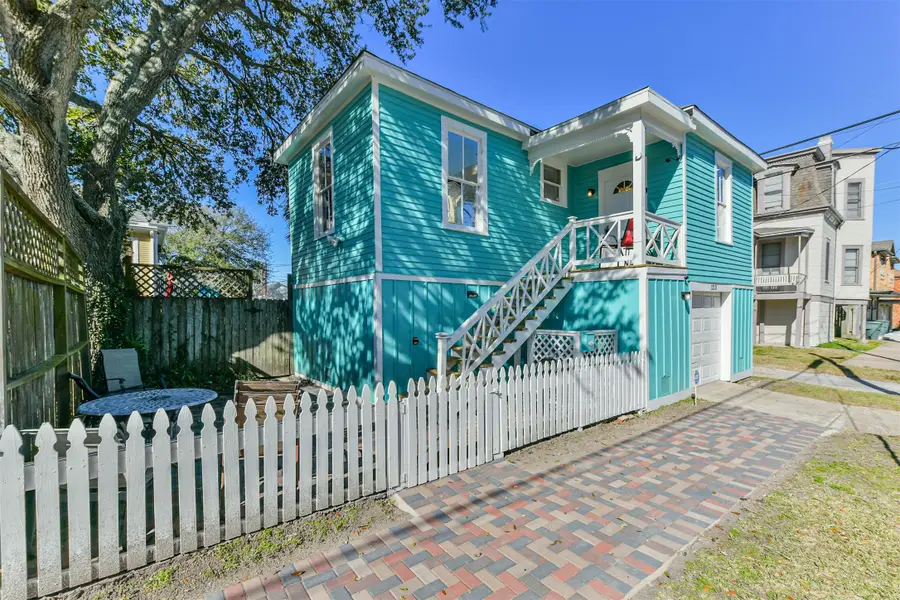 1213 18th Street, Galveston, TX 77550 - Image #2