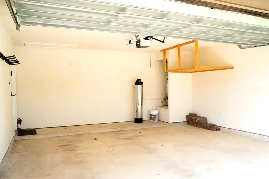 429 Lake Line Drive, Alvin, TX 77511 - #2