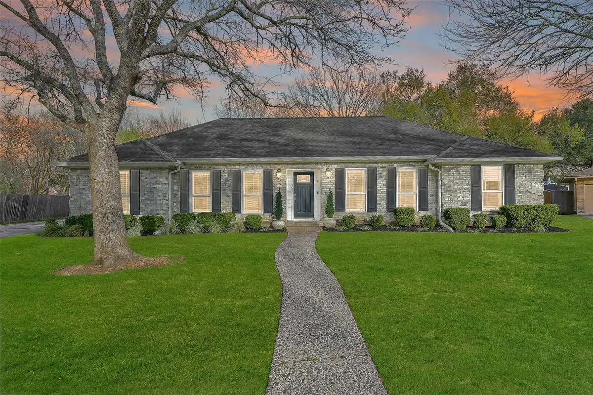 1909 Hunt Drive, Friendswood, TX 77546 - #1