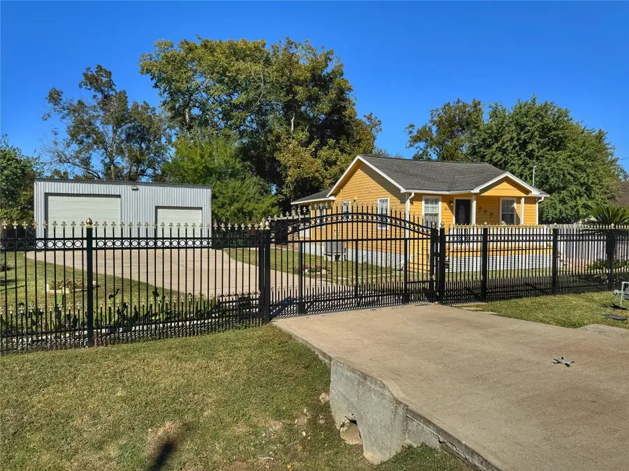 2633 Hollis Street, Houston, TX 77093 - Image #3