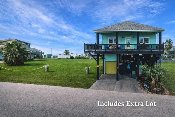 967 Meynig Dr, Crystal Beach, TX 77650