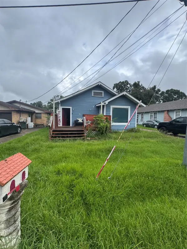 880 Prairie Street, Beaumont, TX 77701