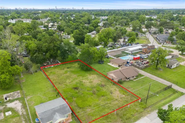 779 Pickering, Houston, TX 77091