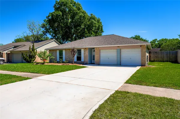 2793 Wood Hollow Drive, League City, TX 77573