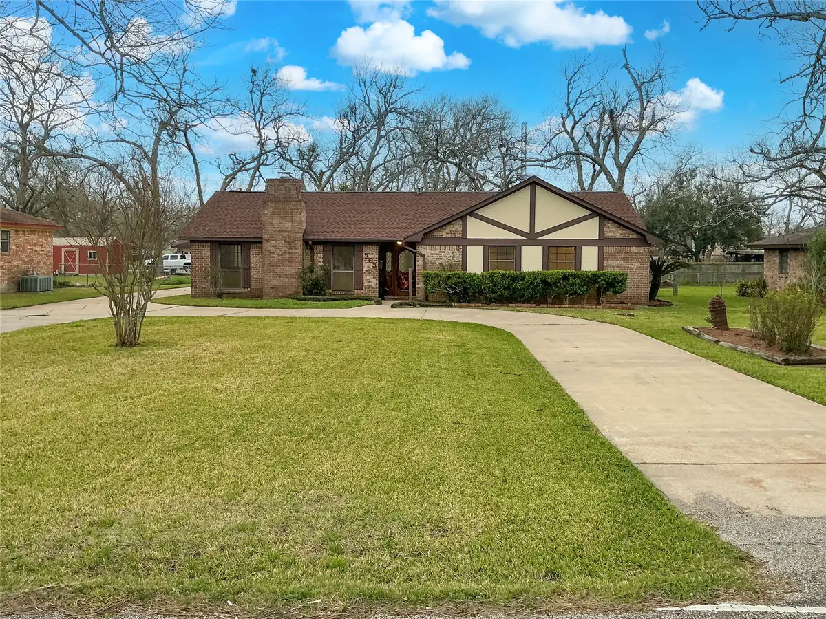 203 Old Angleton Road, Lake Jackson, TX 77566 - #1