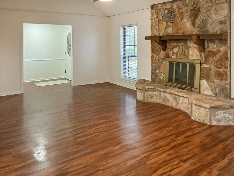 203 Old Angleton Road, Lake Jackson, TX 77566 - #2