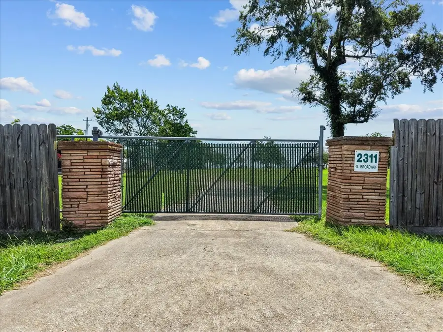 2311 S Broadway, La Porte, TX 77571 - #3