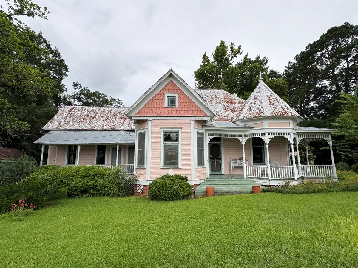 213 W Abbey Street, Livingston, TX 77351 - #1