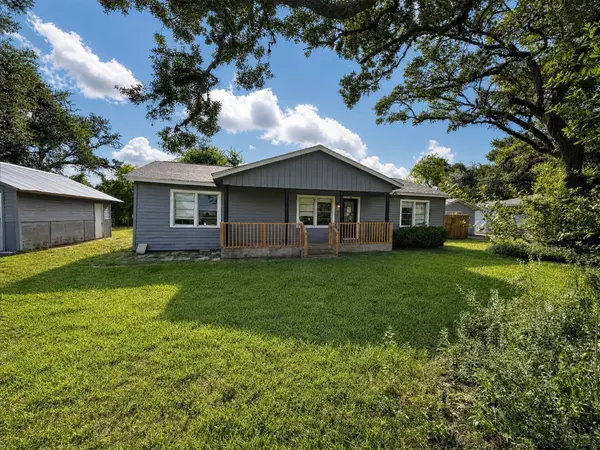 123 Barbara Drive, Clute, TX 77531