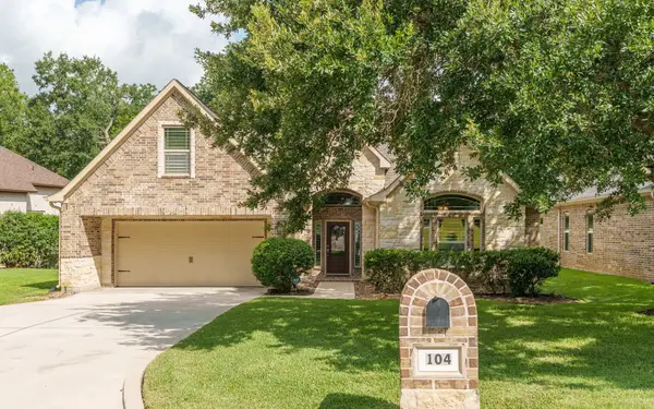 104 Lakeside Drive, Montgomery, TX 77356