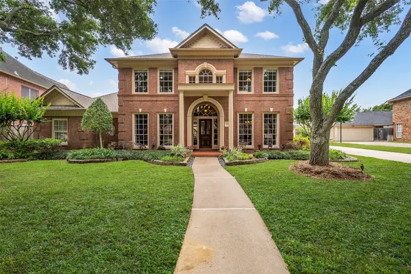 3306 Williams Glen Drive, Sugar Land, TX 77479