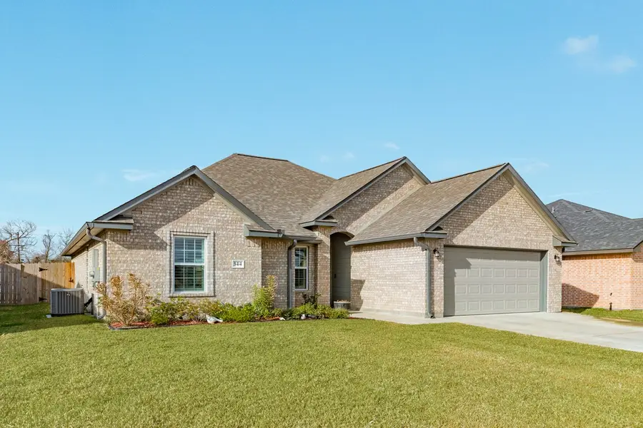 344 Yorktown Avenue, Clute, TX 77531 - #2