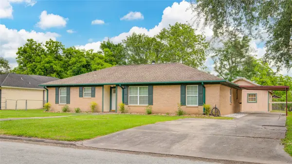 1461 Camellia Street Drive, Sweeny, TX 77480