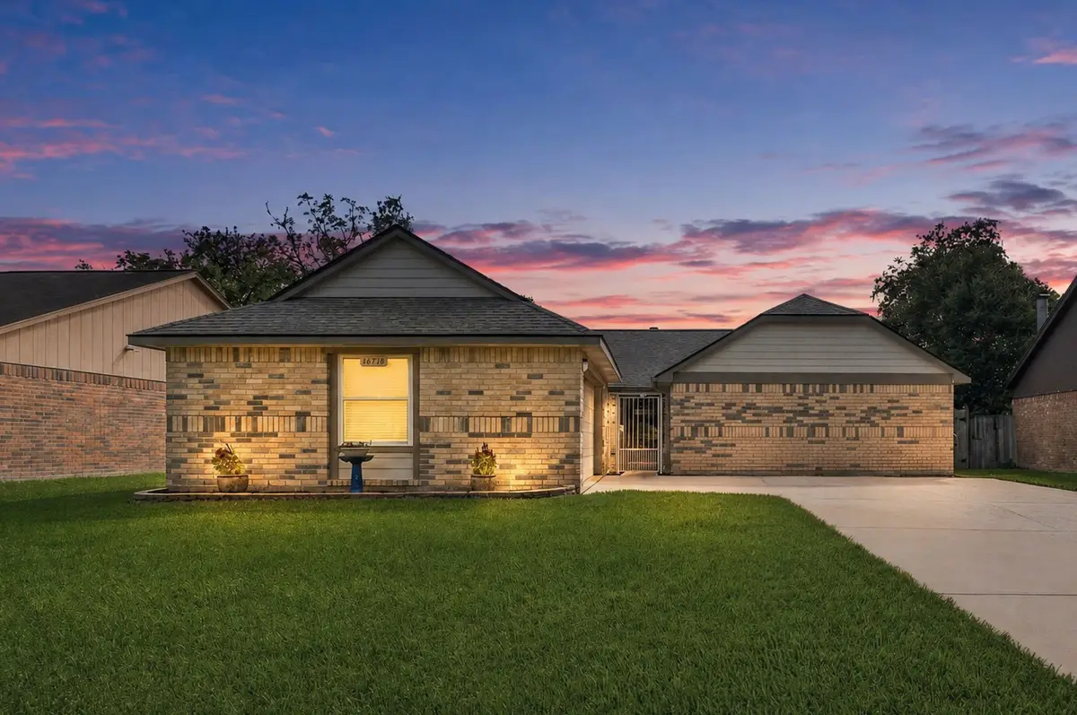 16738 Barkentine Lane, Friendswood, TX 77546 - #1