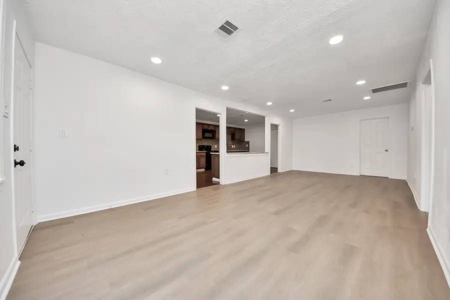 5521 Southlea Street, Houston, TX 77033 - #3