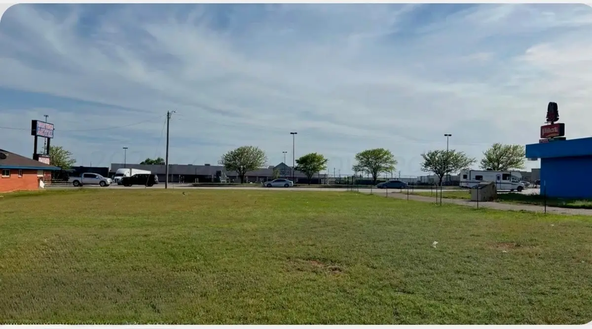 2116 F Nw, Childress, TX 79201 - Image #1