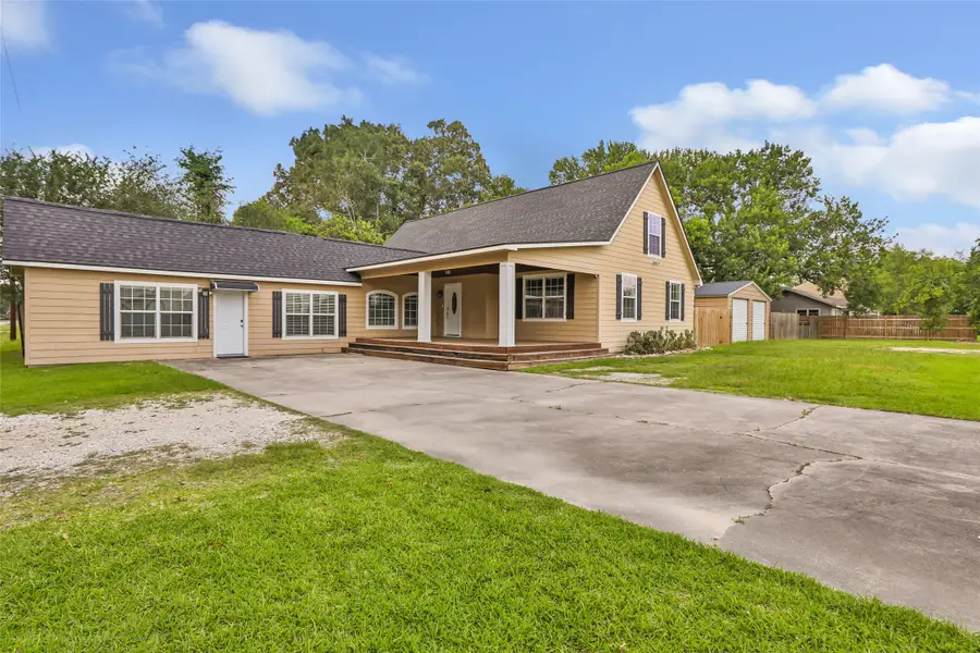 202 E Kay Street, Dayton, TX 77535 - #3