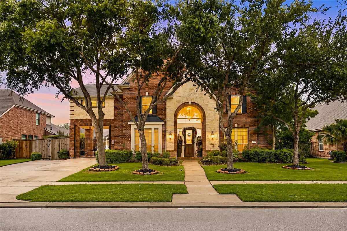 2512 W Ranch Drive, Friendswood, TX 77546 - #1