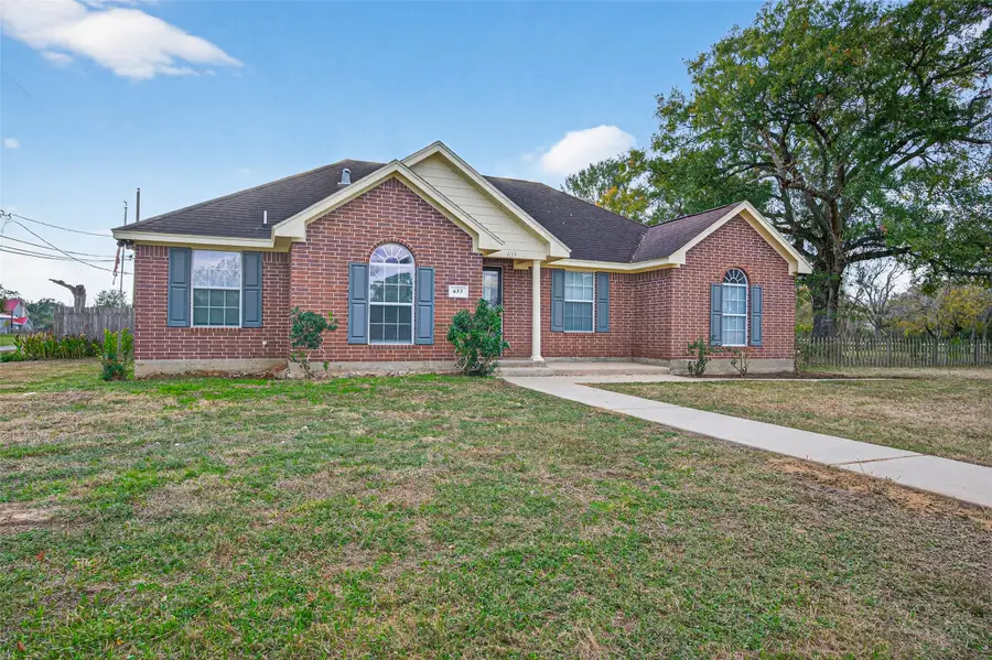 653 Nelson Street, Sealy, TX 77474 - Image #2