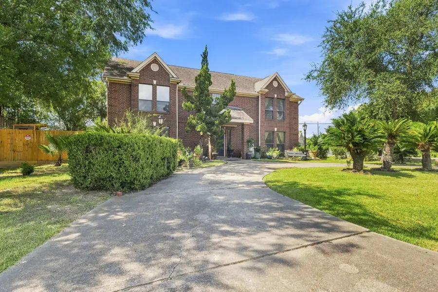 217 Baywood Street, Shoreacres, TX 77571 - #2