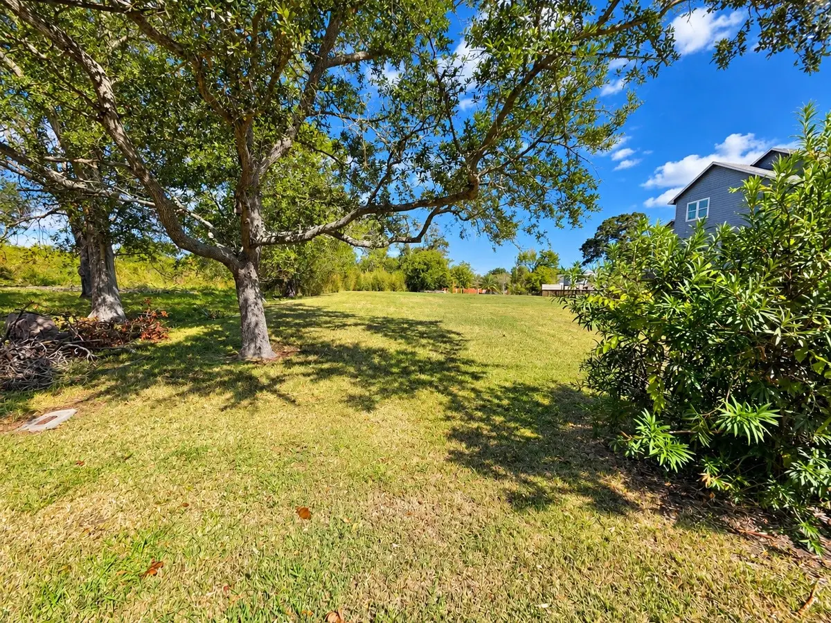 522 E Meyer Road, Seabrook, TX 77586 - #1