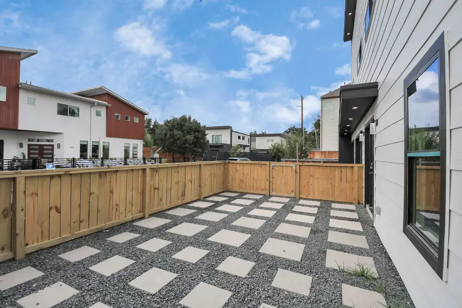 1111 E 27th Street, Houston, TX 77009 - #3