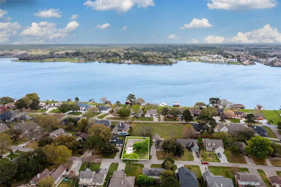 9898 Twin Shores Drive, Willis, TX 77318 - #2