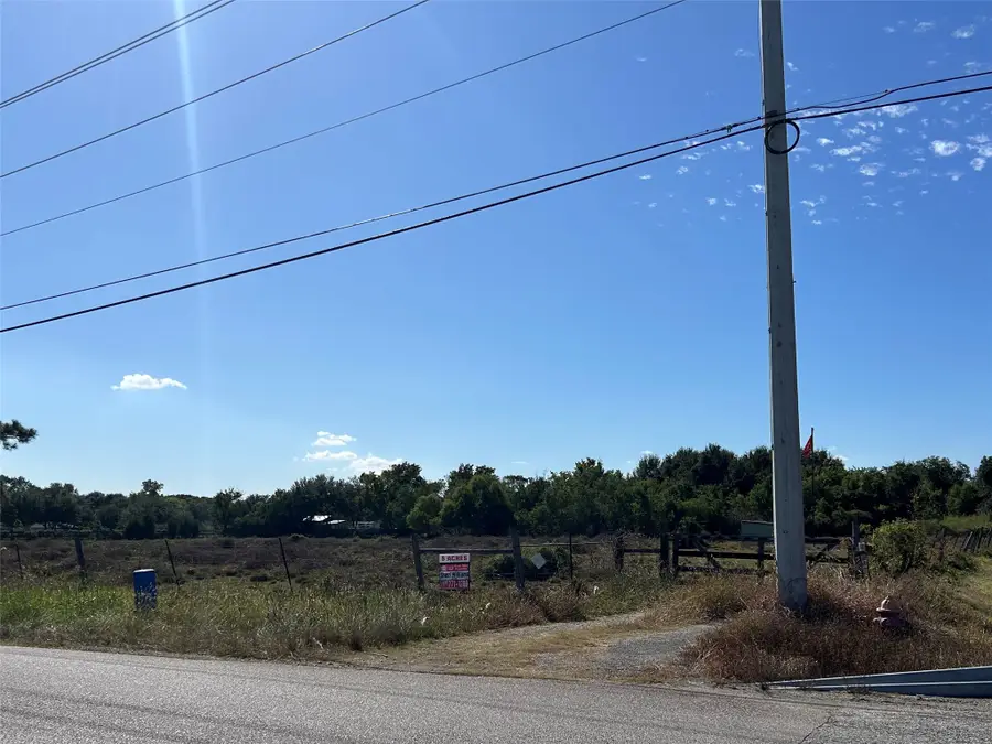 900 Buttonwood Drive, Texas City, TX 77591 - #2