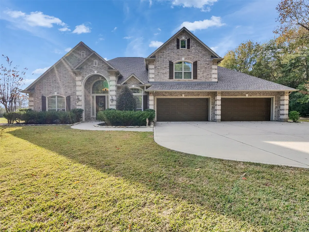 15601 Crown Oaks Drive, Montgomery, TX 77316 - Image #1