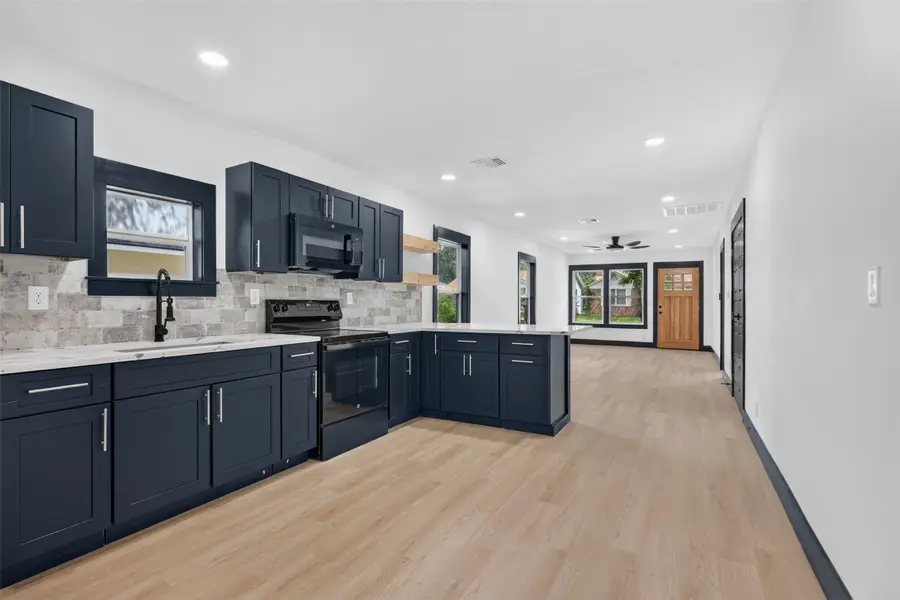 1506 Clay Street, Brenham, TX 77833 - #3