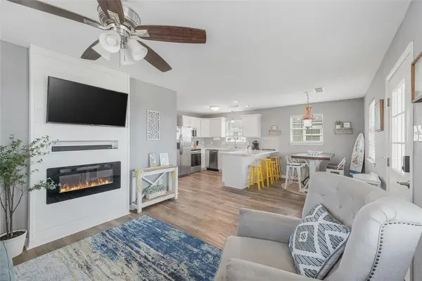 424 Angel Wing Street, Surfside Beach, TX 77541