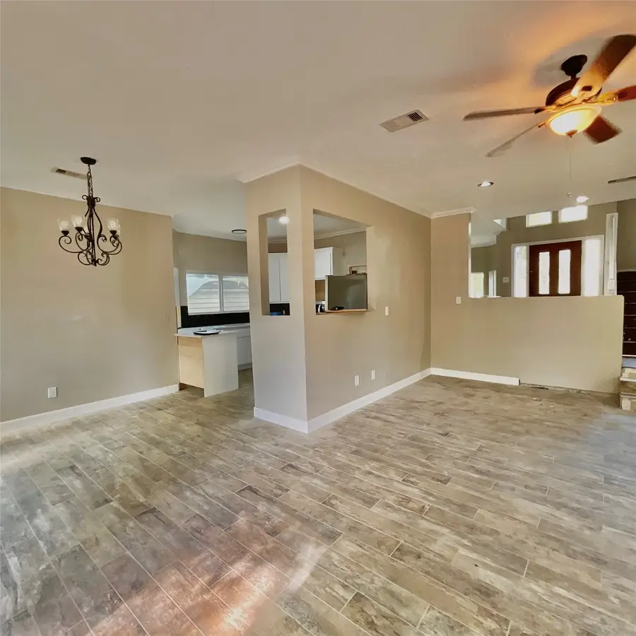 122 April Wind Drive E, Montgomery, TX 77356 - #2