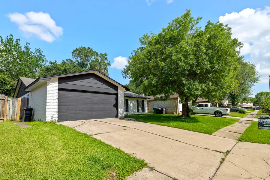 10415 Towne Oak Lane, Sugar Land, TX 77498 - #2