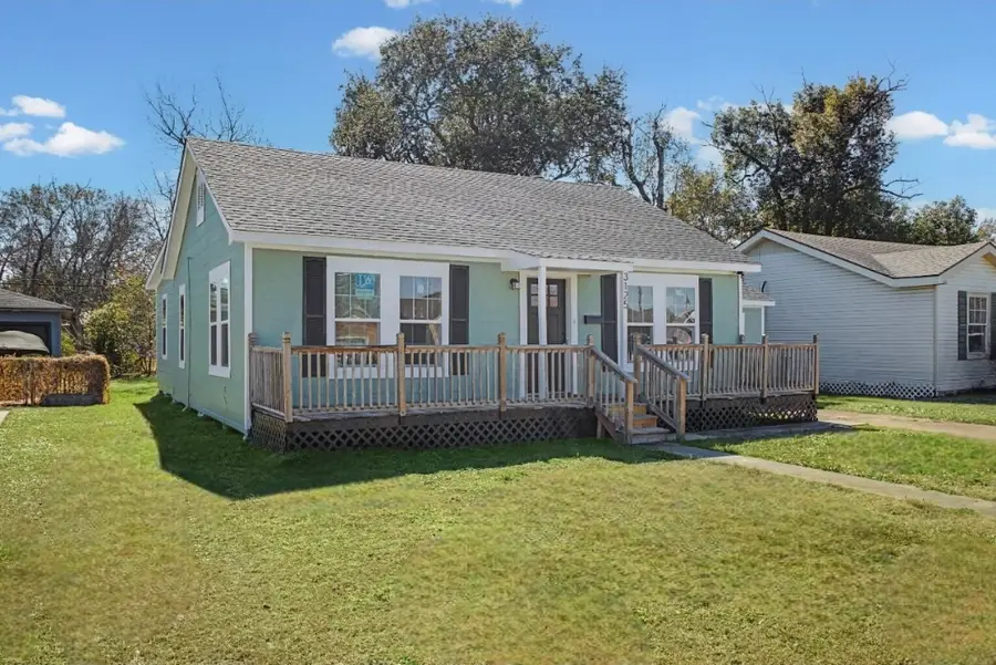 3125 South Dr, Groves, TX 77619 - #2