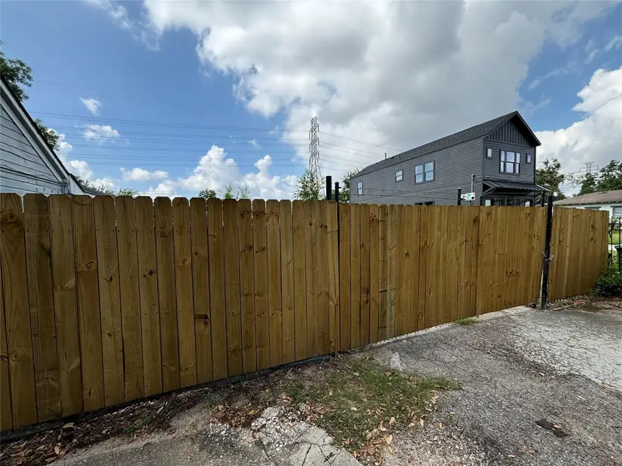 220 E 37th Street, Houston, TX 77018 - #2