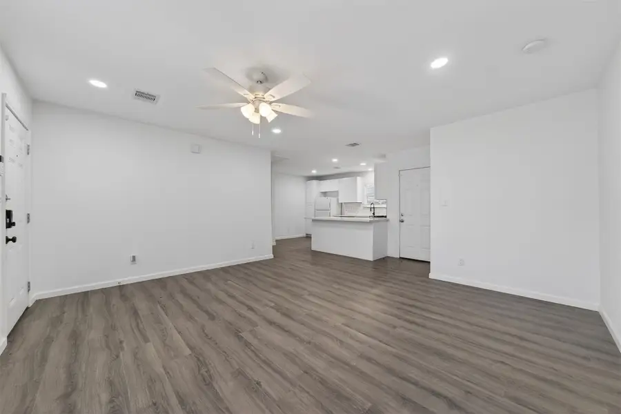 5962 Belcrest Street, Houston, TX 77033 - Image #3