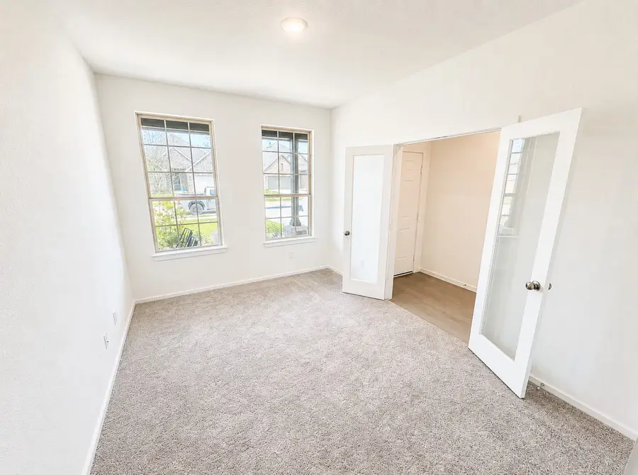 1045 S Oakhurst Drive, Dayton, TX 77535 - #2
