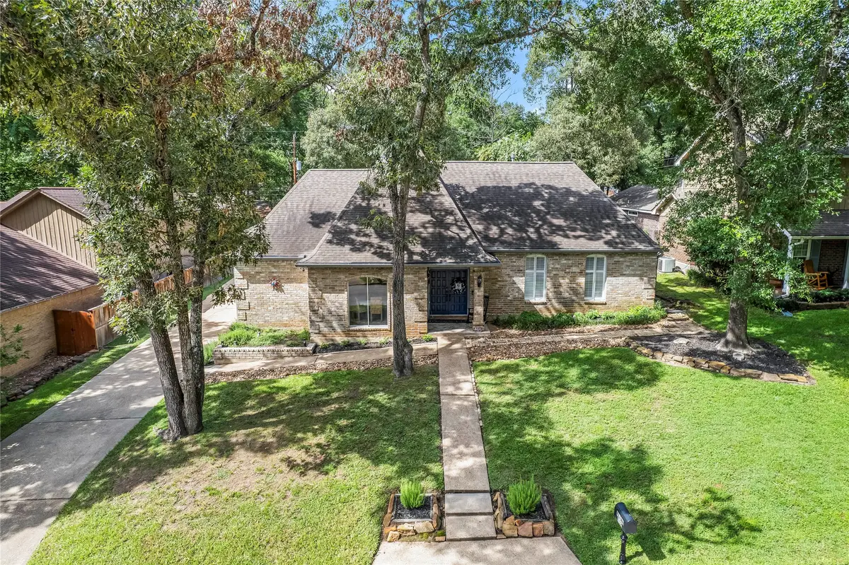 112 Broken Bough Lane, Conroe, TX 77304 - Image #1