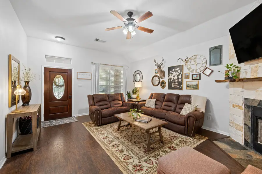 11366 Glenforest Dr, Montgomery, TX 77356 - #2