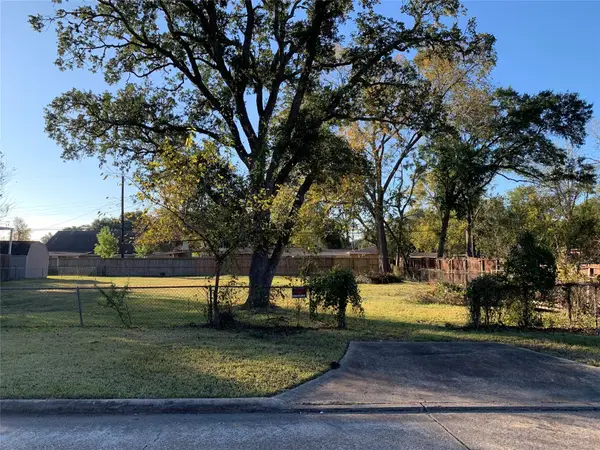 1032 Frances Drive, Rosenberg, TX 77471