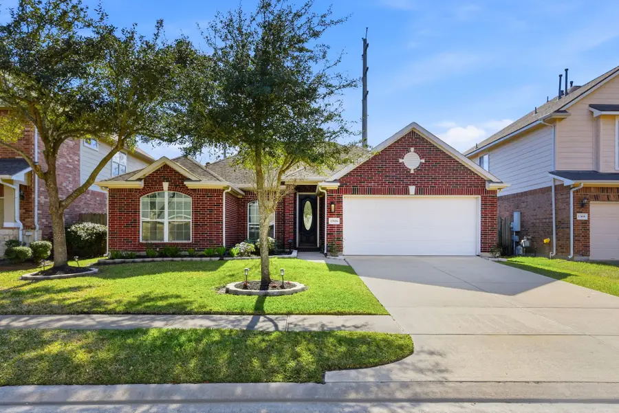 12806 Shadow Canyon Lane, Pearland, TX 77584 - Image #2