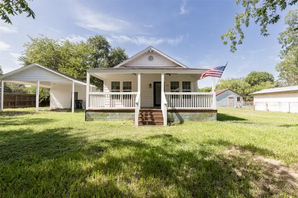 210 W Grange Street #B, Weimar, TX 78962