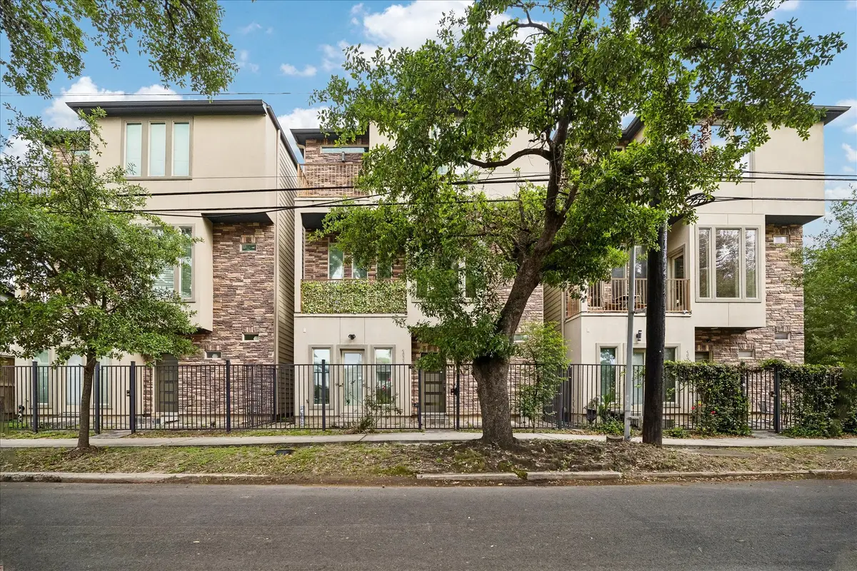 4833 Chenevert Street, Houston, TX 77004 - #1