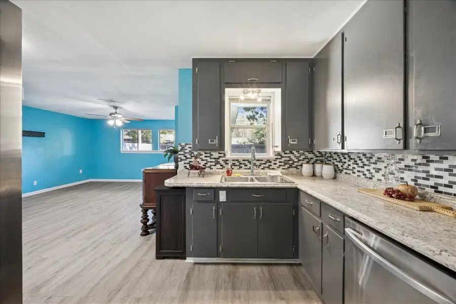 329 Robin Street, Deer Park, TX 77536 - #3