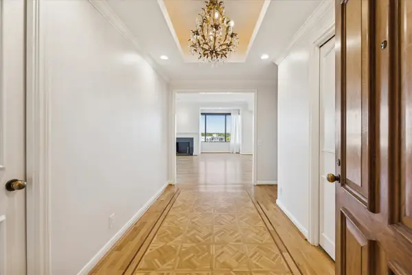 101 Westcott Street #1004, Houston, TX 77007