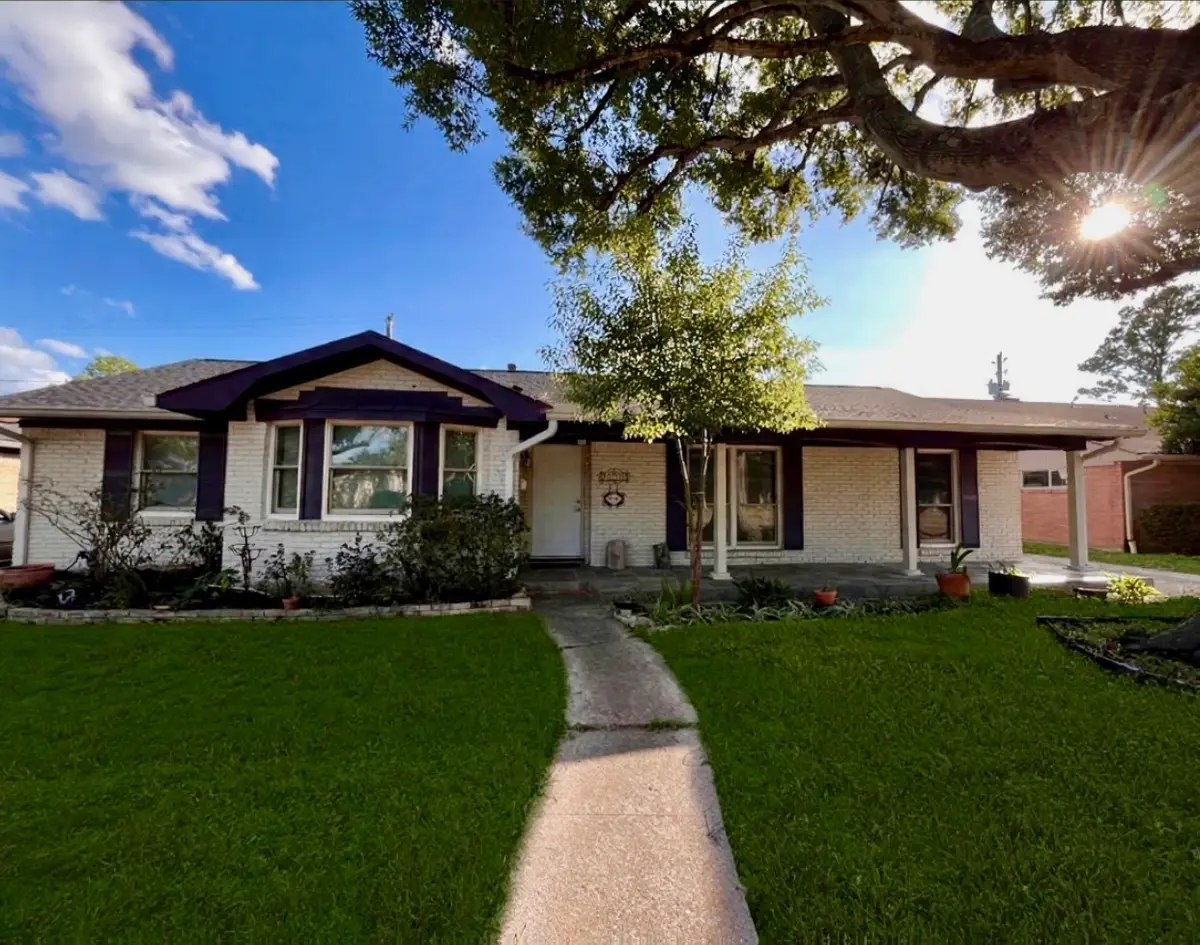 5623 Dumfries Drive, Houston, TX 77096 - Image #1