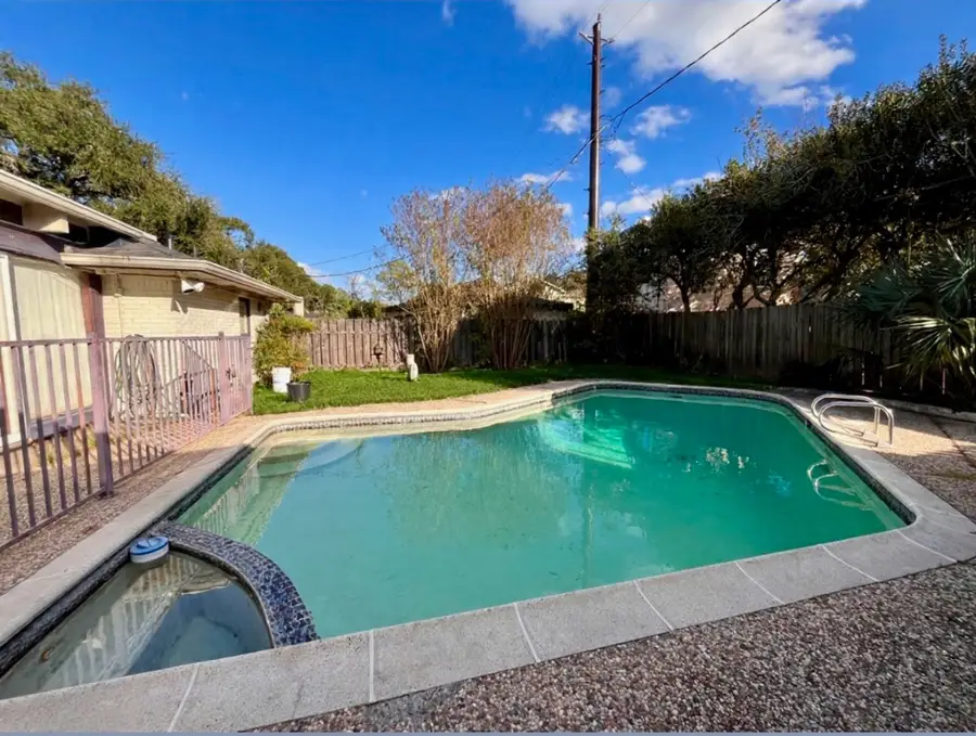 5623 Dumfries Drive, Houston, TX 77096 - Image #2