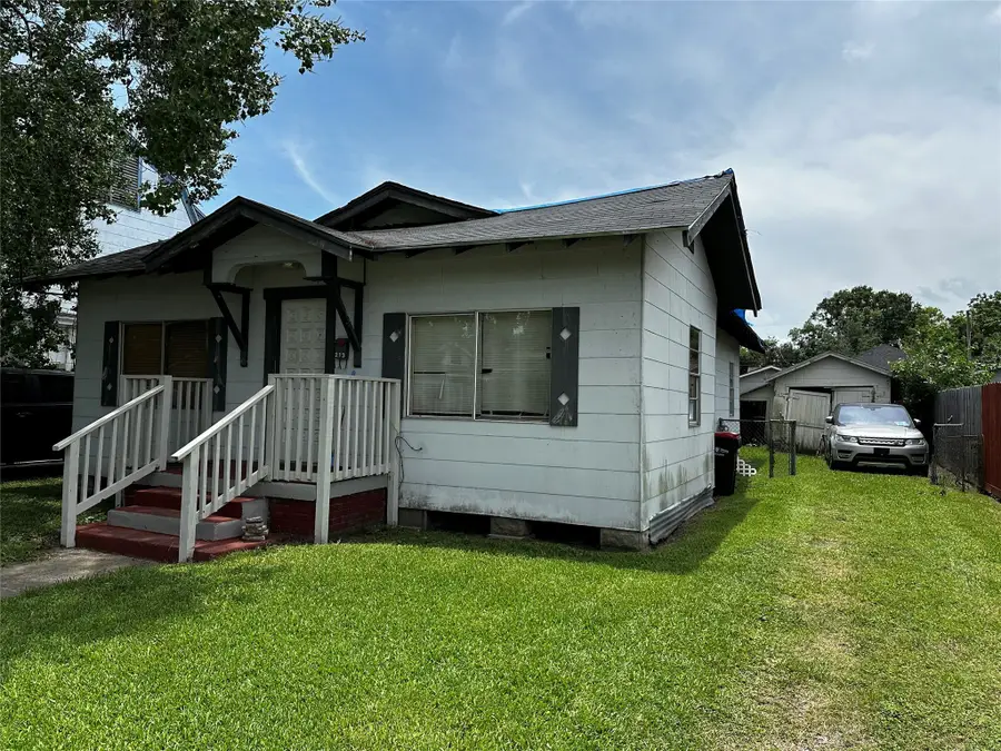 213 W Lobit Street, Baytown, TX 77520 - #2