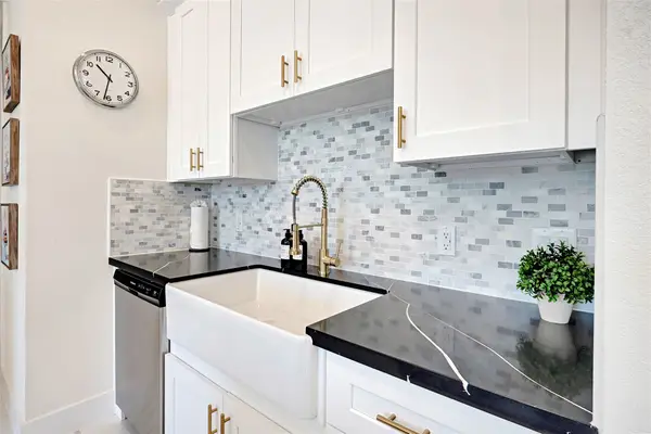 5908 Saint Augustine Street Street #F, Houston, TX 77021