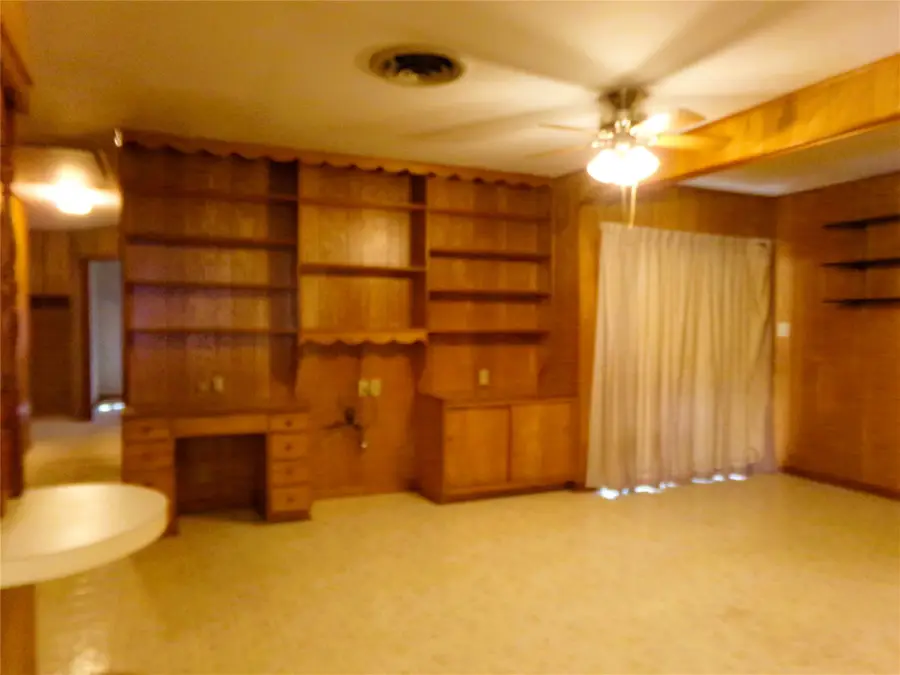 513 N Exchange Street, Weimar, TX 78962 - Image #3